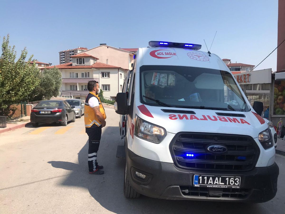 Bilecik\'te iki grup arasında çıkan kavgada 3 kişi yaralandı