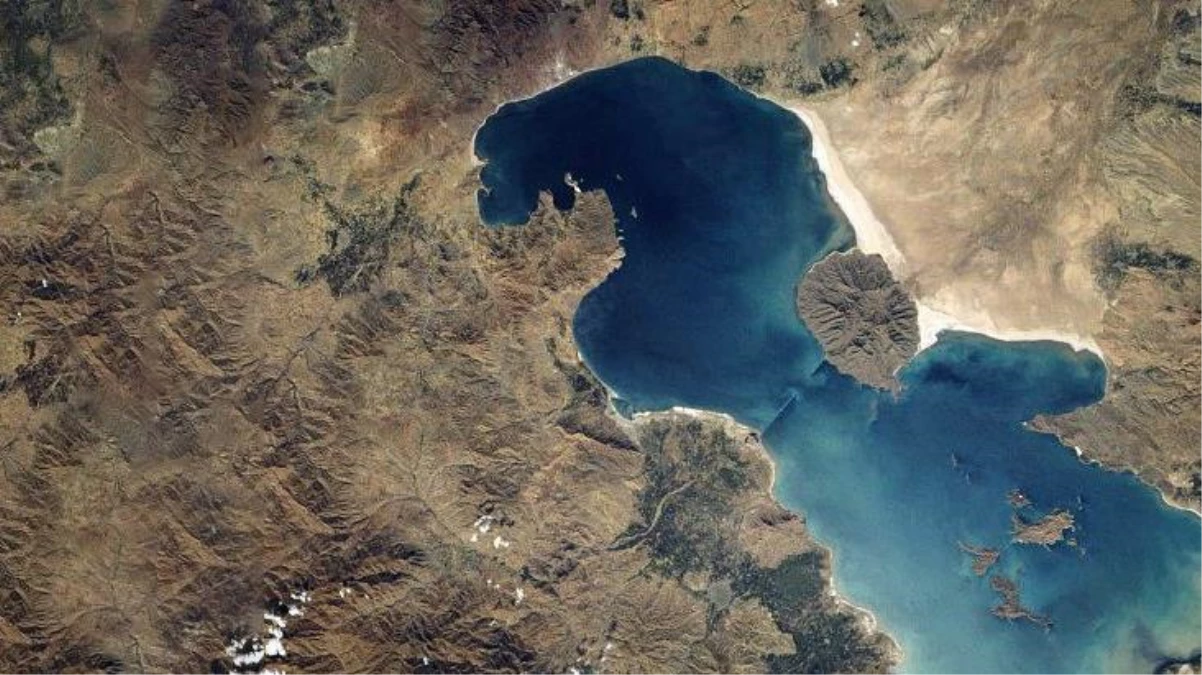 Son hali içler acısı! Ortadoğu\'nun en büyük gölü olan Urmiye Gölü, haritadan silinmek üzere