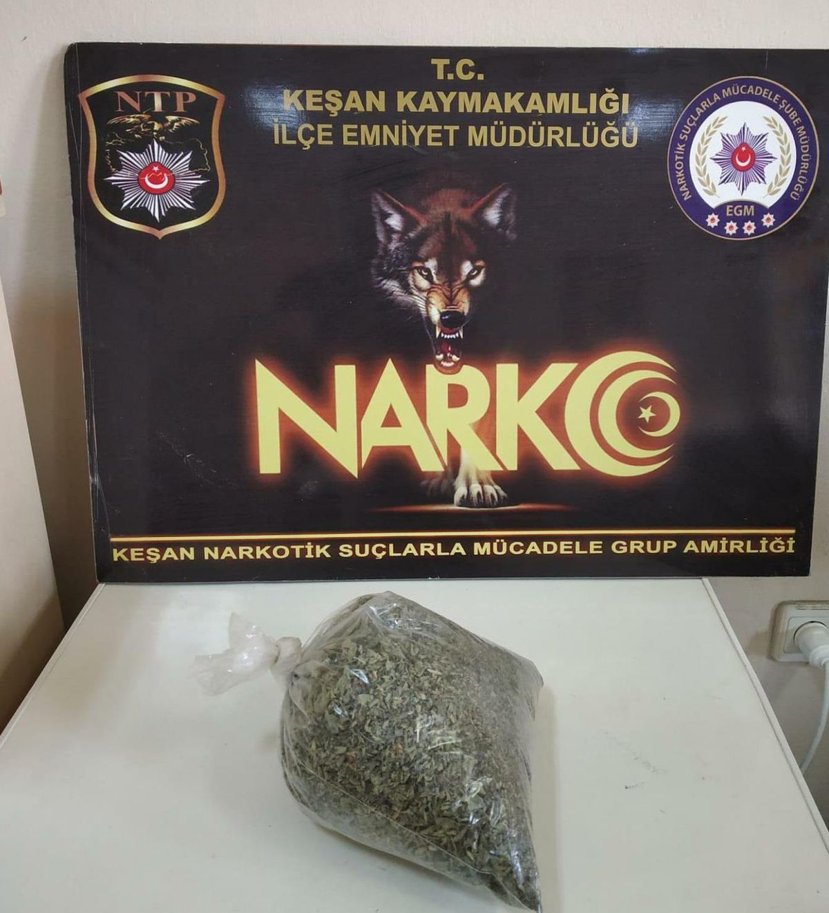 Son dakika haberleri | Edirne\'de polis ekipleri çöp konteynerinde uyuşturucu ele geçirdi
