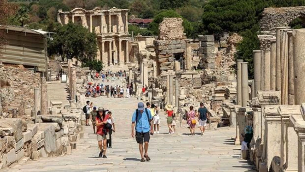 Efes Antik Kenti\'nde ziyaretçi sayısı 7 ayda 340 bini aştı