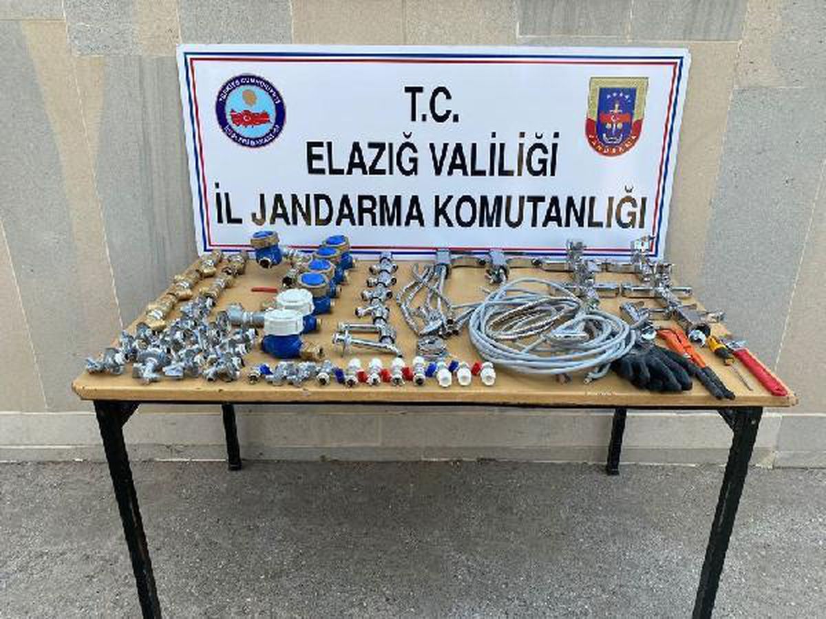 Elazığ\'da yapımı süren deprem konutlarından hırsızlığa 2 tutuklama