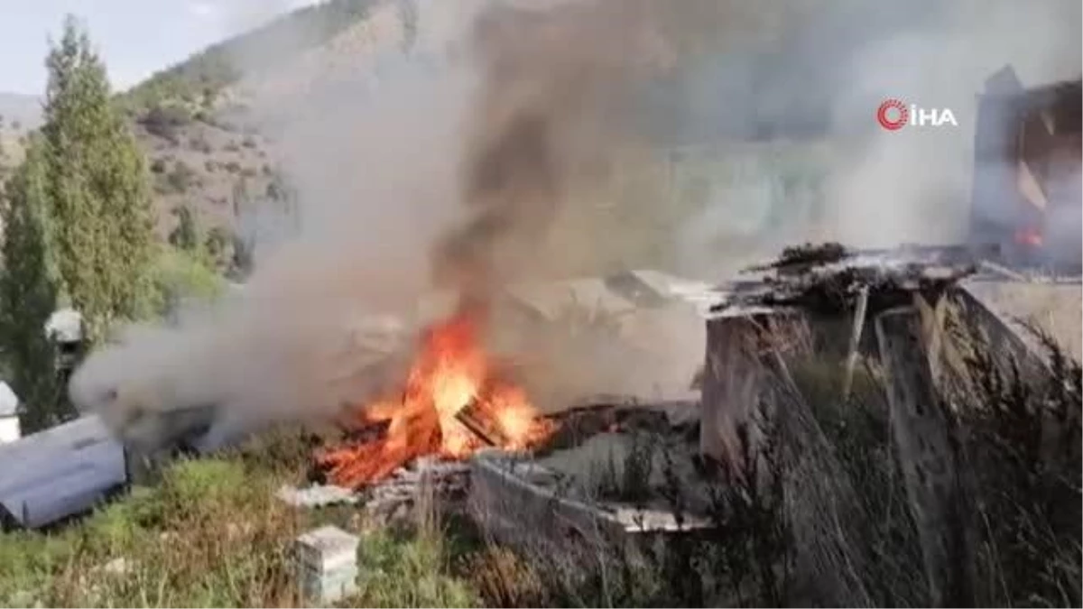 Erzurum\'da 6 ev yanarak kül oldu