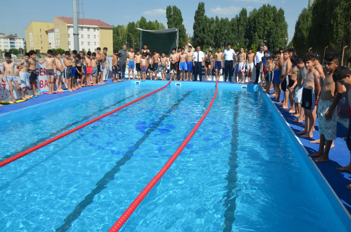 Hasköy\'de yarı olimpik yüzme havuzu açıldı