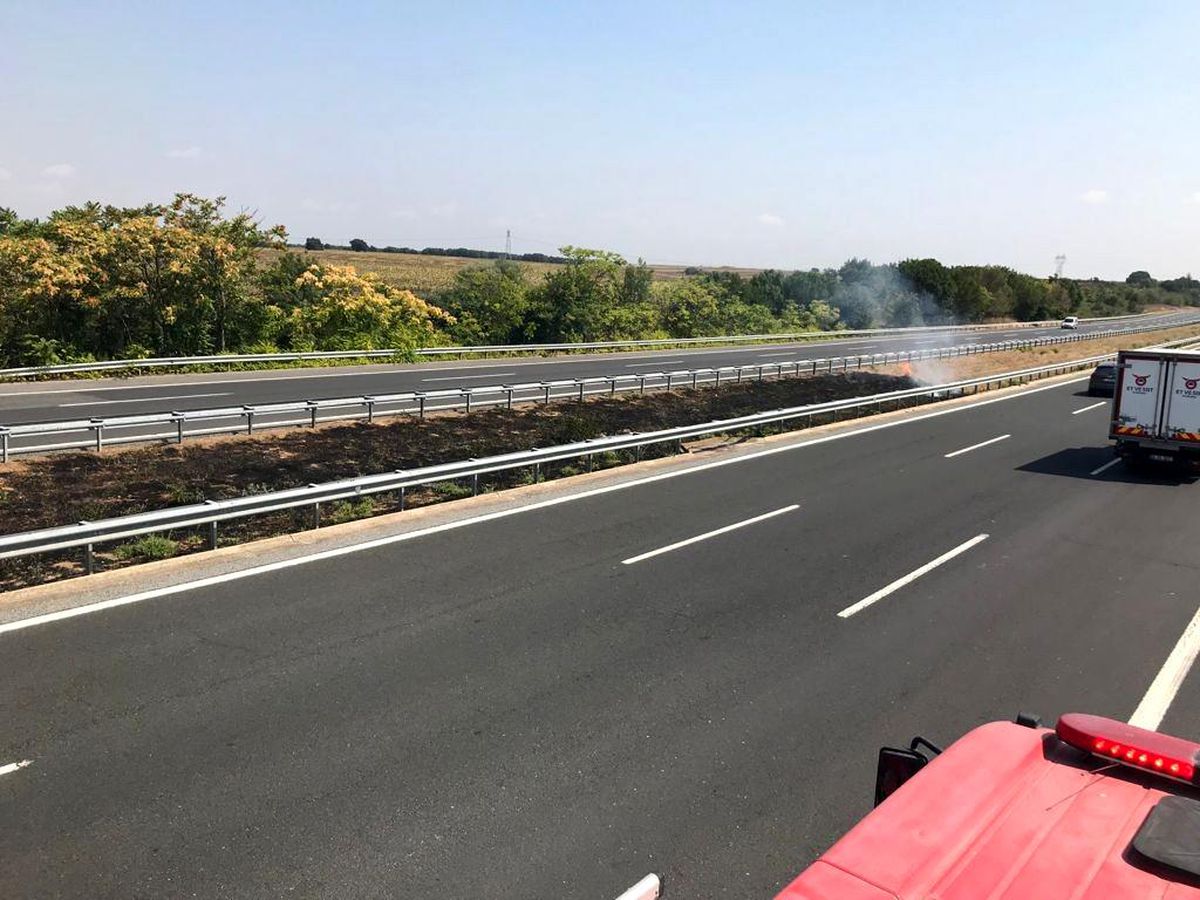 Son dakika haberi! Kırklareli\'nde sigara izmaritlerinden otoyolda 1 saate 3 yangın