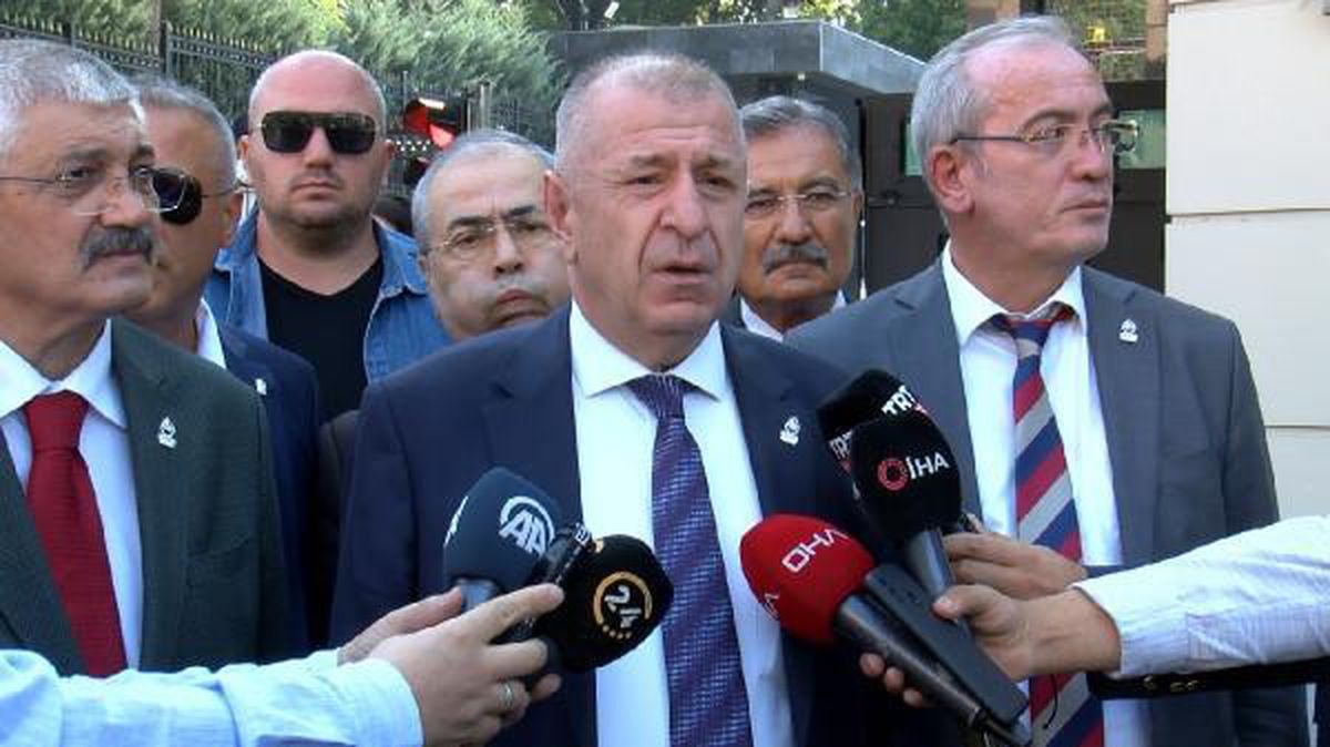 Özdağ, partisinin kuruluş belgesini teslim aldı