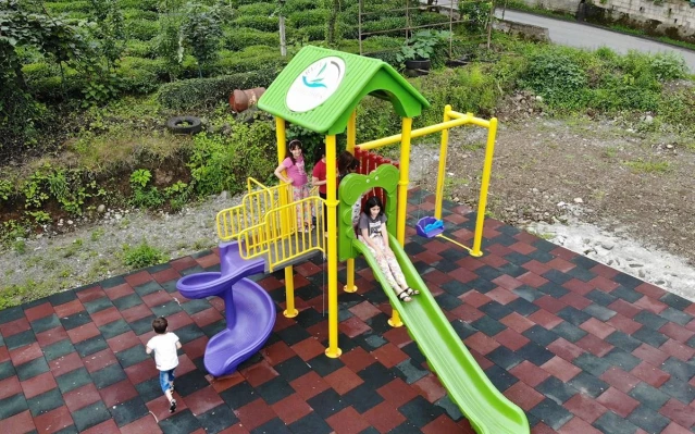 Rize'de köylere kurulan oyun parkları çocukları sevindirdi