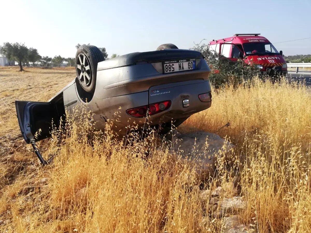 Takla atan otomobilin sürücüsü yaralandı