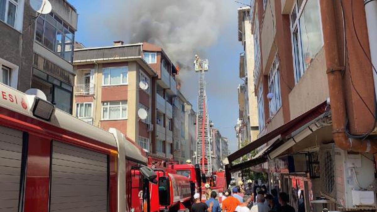 Üsküdar\'da doğalgaz dağıtım kutusunda yangın