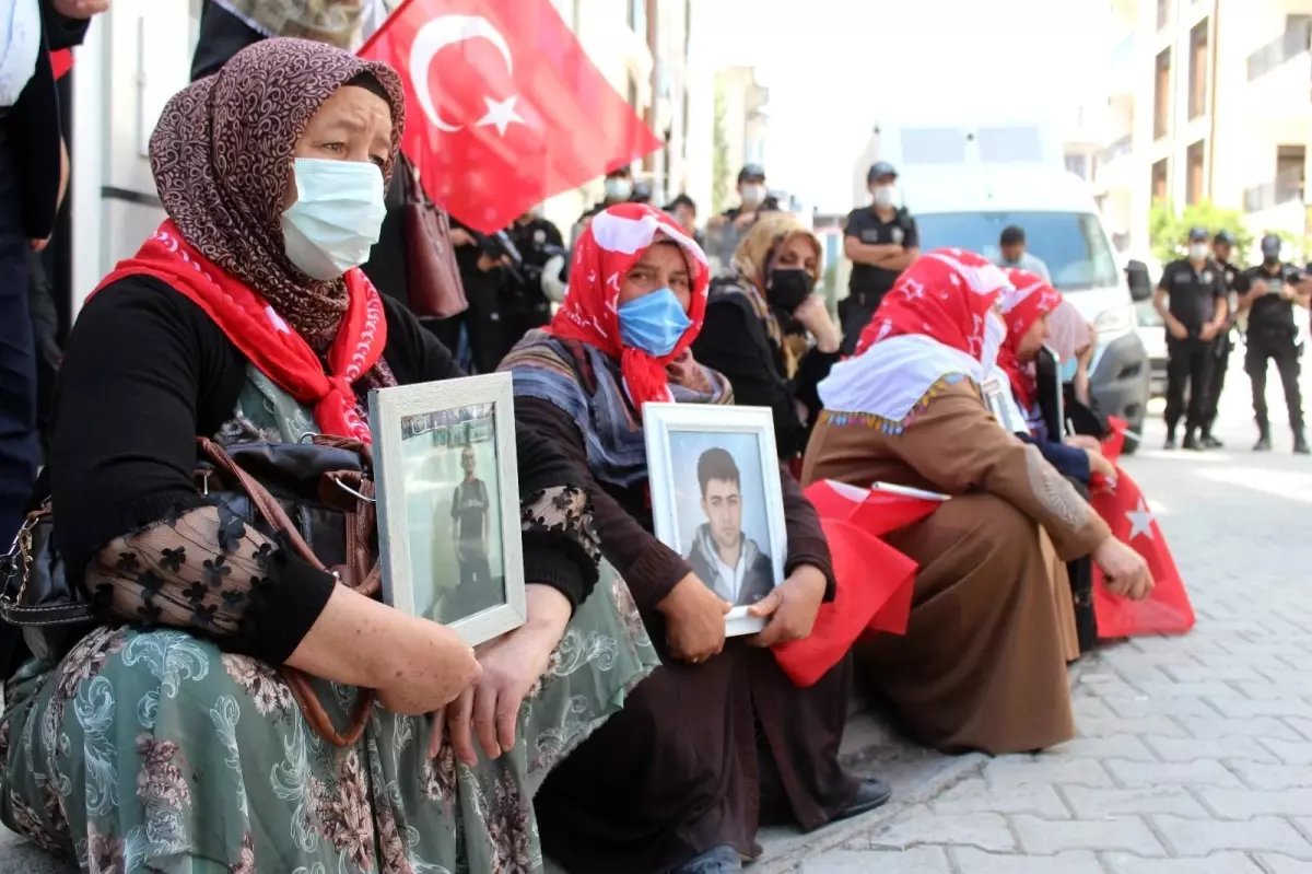 Vanlı anne: "Evladımı almadan geri adım atmıyorum, atmayacağım"