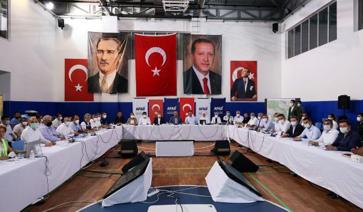Son dakika haberleri | Bakan Çavuşoğlu, Manavgat\'ta AFAD Koordinasyon Toplantısı\'na katıldı