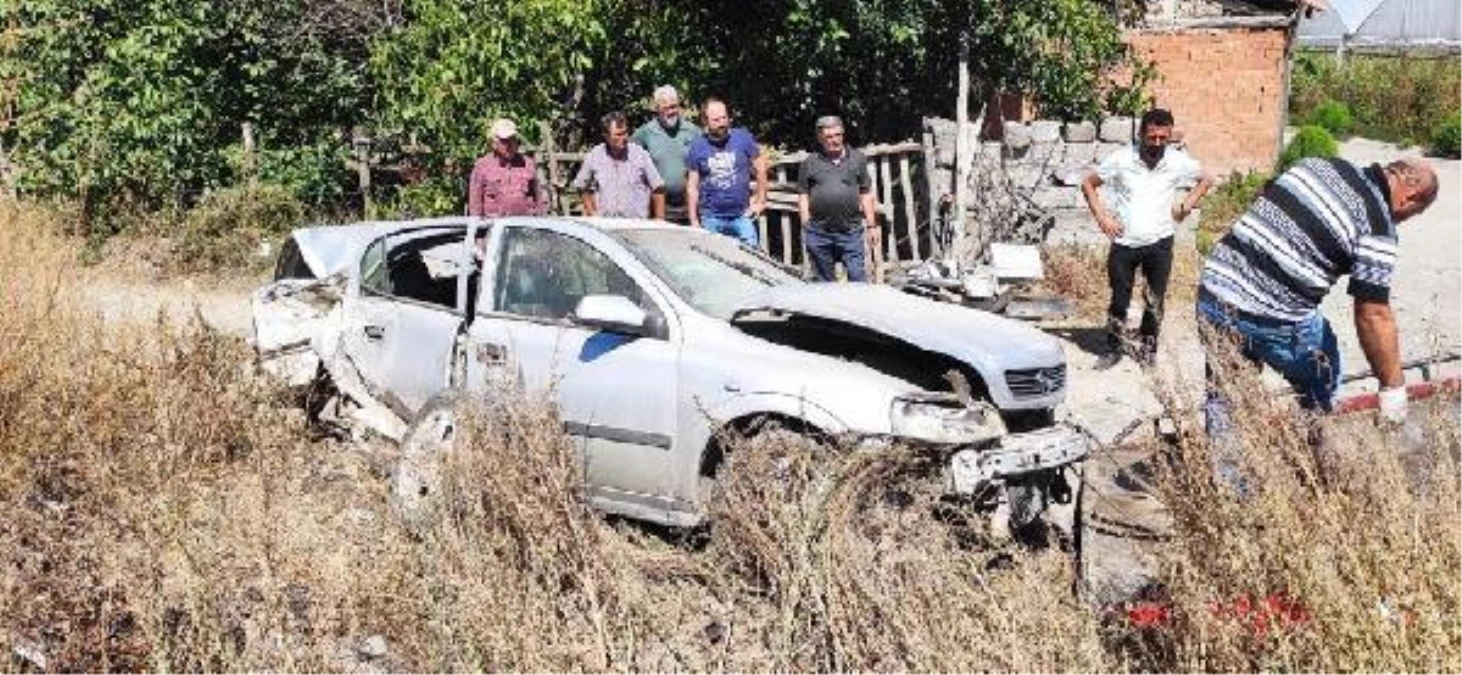 Bariyeri kaldırırken otomobiline çarpan trenin makinistine el sallayıp durdurmaya çalıştı (2)