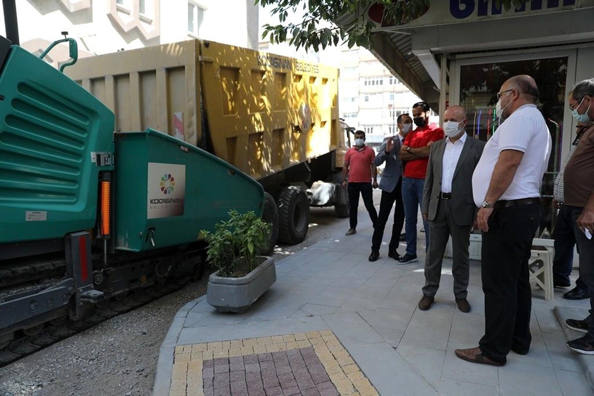 BAŞKAN ÇOLAKBAYRAKDAR, "ŞEHRİN KALBİ SAHABİYE\'Yİ, YENİLİYORUZ"