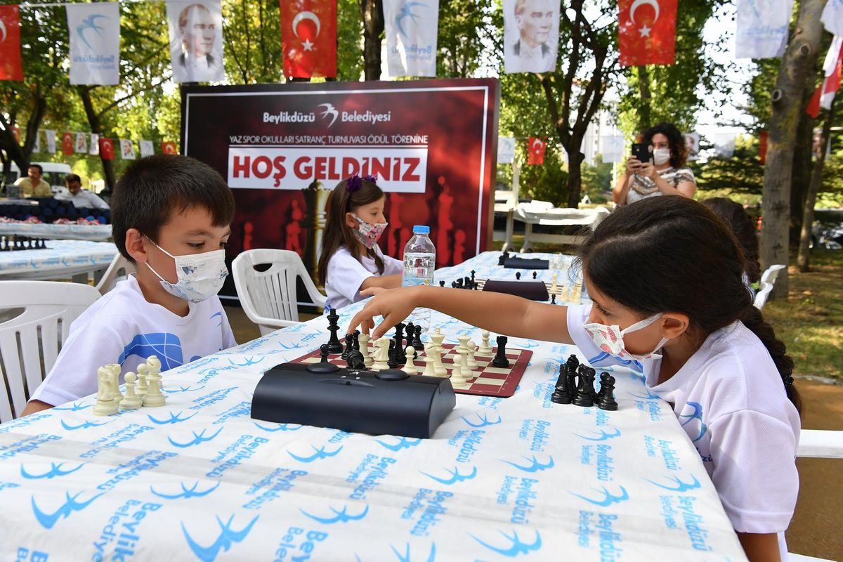 Beylikdüzü\'nde santranç turnuvası düzenlendi