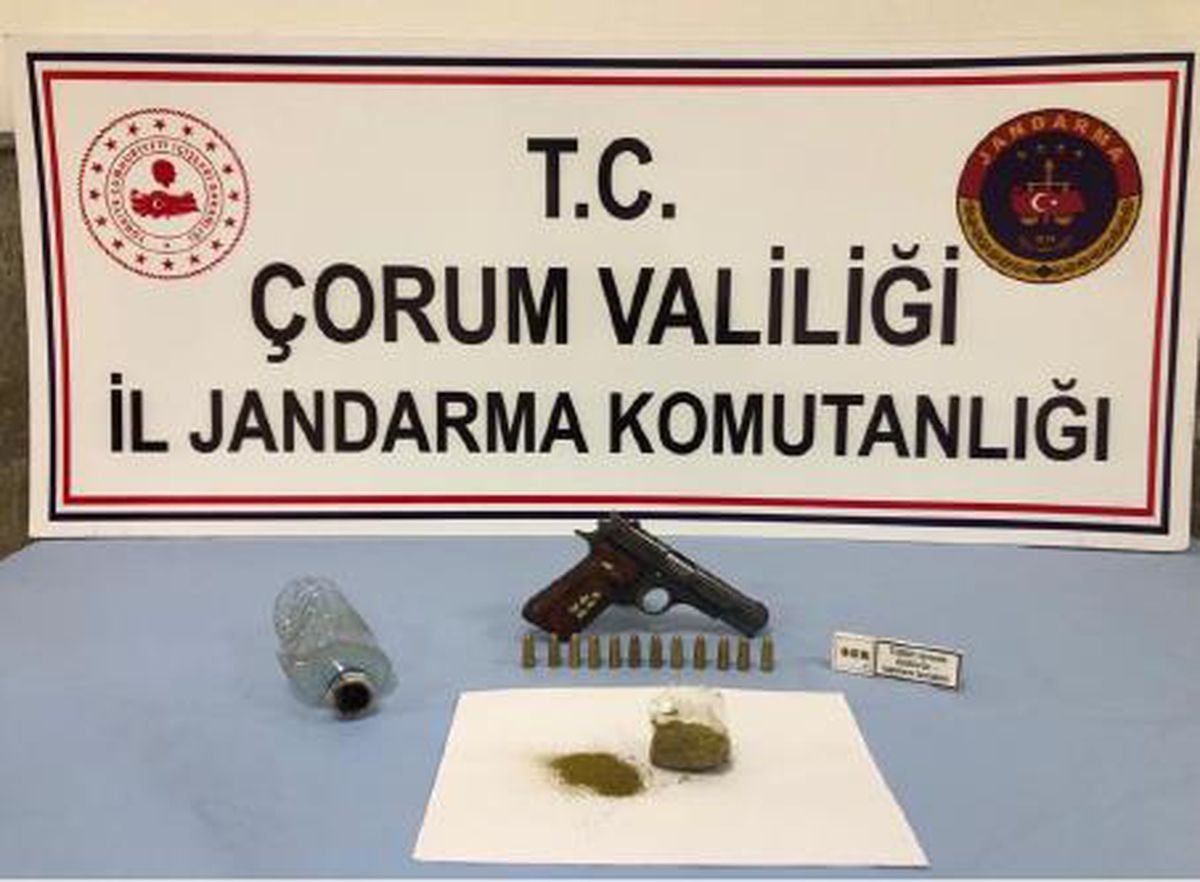 Çorum\'da uyuşturucu operasyonunda yakalanan 3 zanlıdan biri tutuklandı