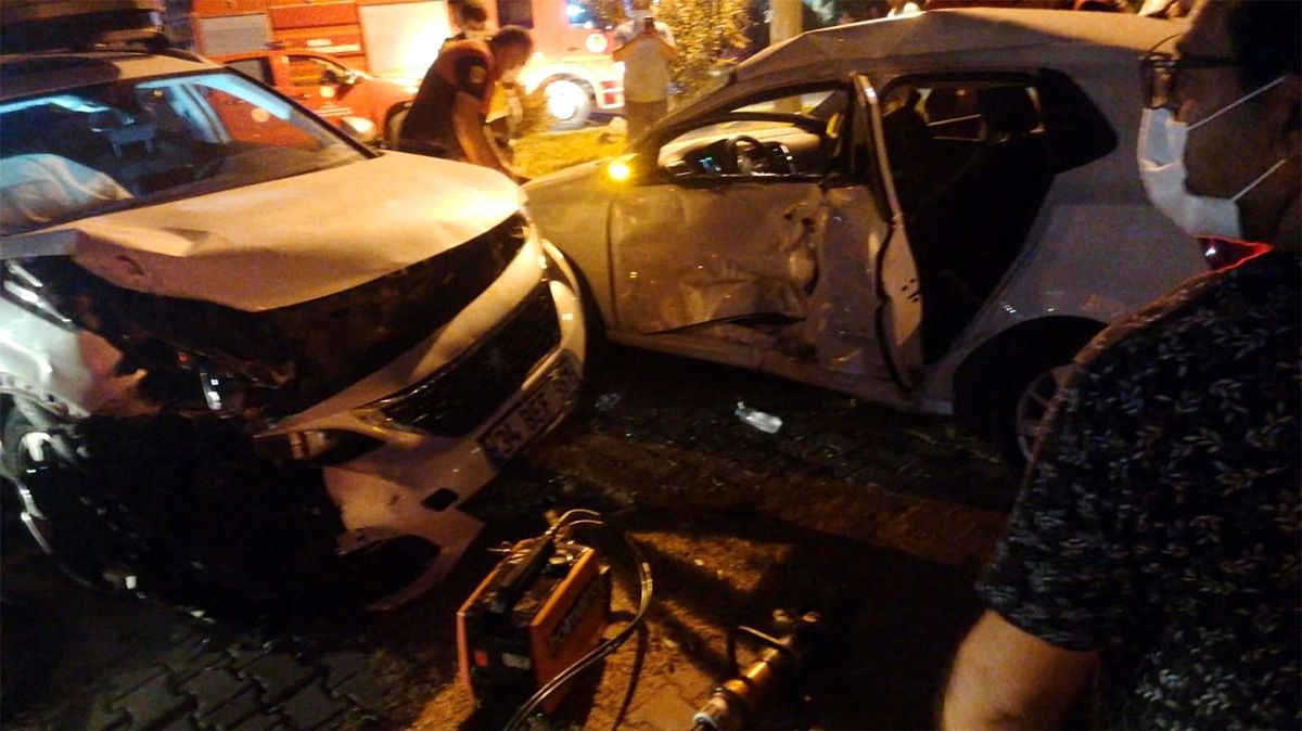 Dalaman\'da otomobiller çarpıştı: 3 yaralı