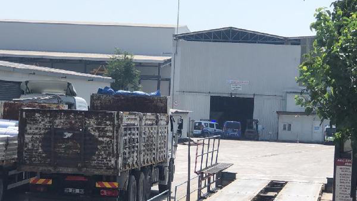 Son dakika haberi... Fabrikada başına demir parçası düşen işçi, öldü