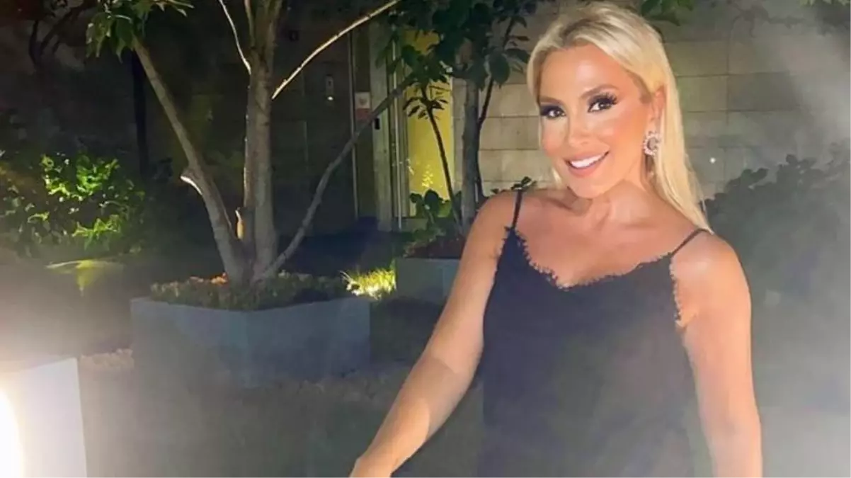 Lerzan Mutlu, mini şortlu pozları ile beğeni topladı