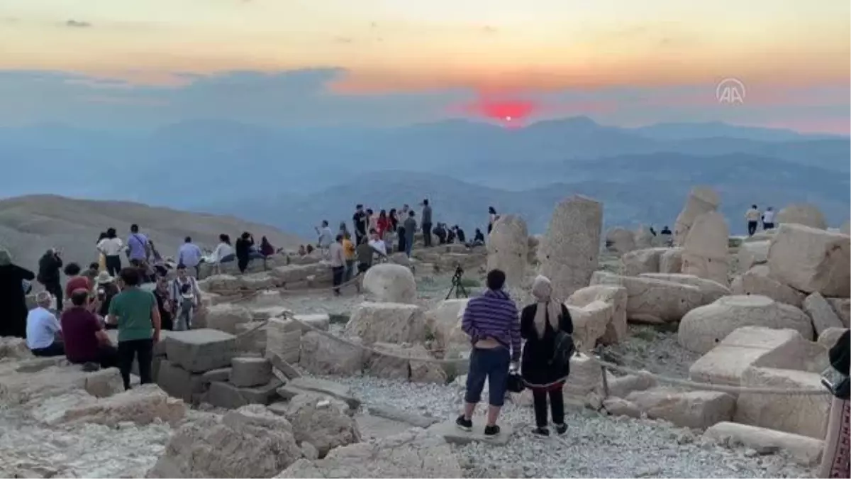 "Güneşin en güzel doğuşu"nu 30 yıldır izliyor