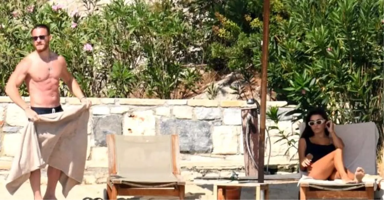Hande Erçel ile Kerem Bürsin\'in aşk tatili