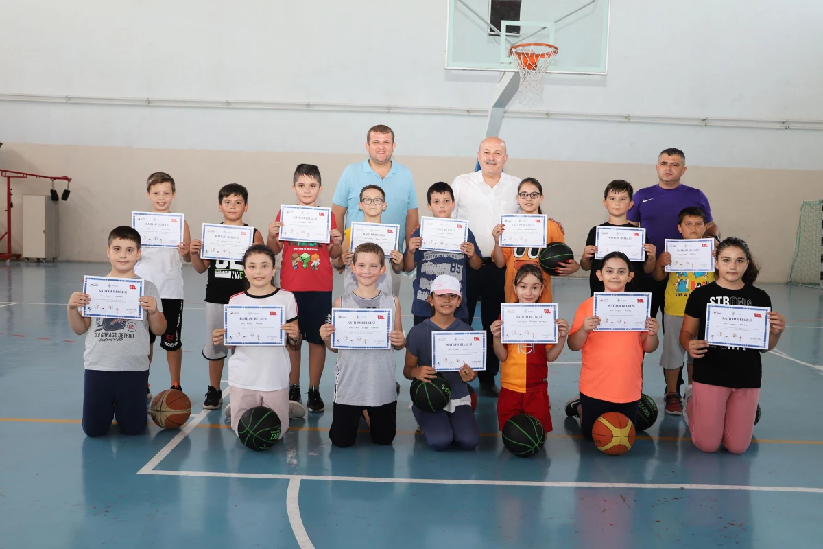 Hayrabolu Belediyesi\'nin düzenlediği spor okulu programı tamamlandı