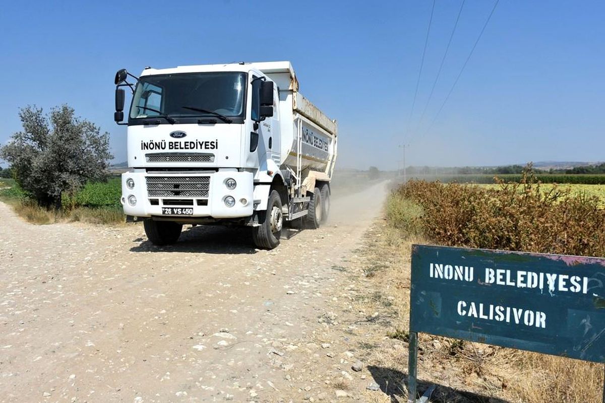 İnönü\'de yol çalışmaları sürüyor