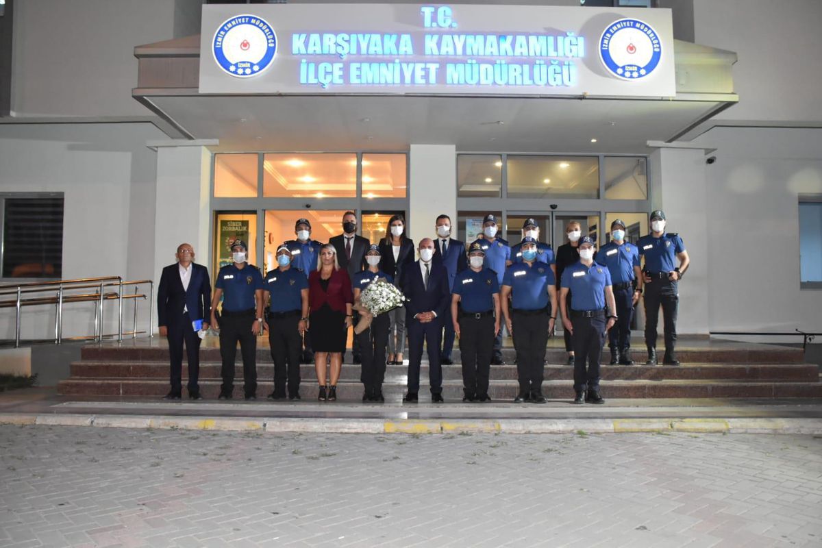 Son dakika haberleri! İzmir İl Emniyet Müdürü Mehmet Şahne\'den Karşıyaka\'da ziyaret