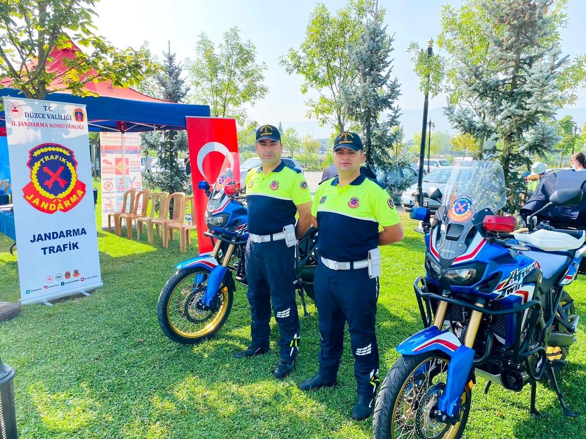 Jandarmadan sporculara hediye