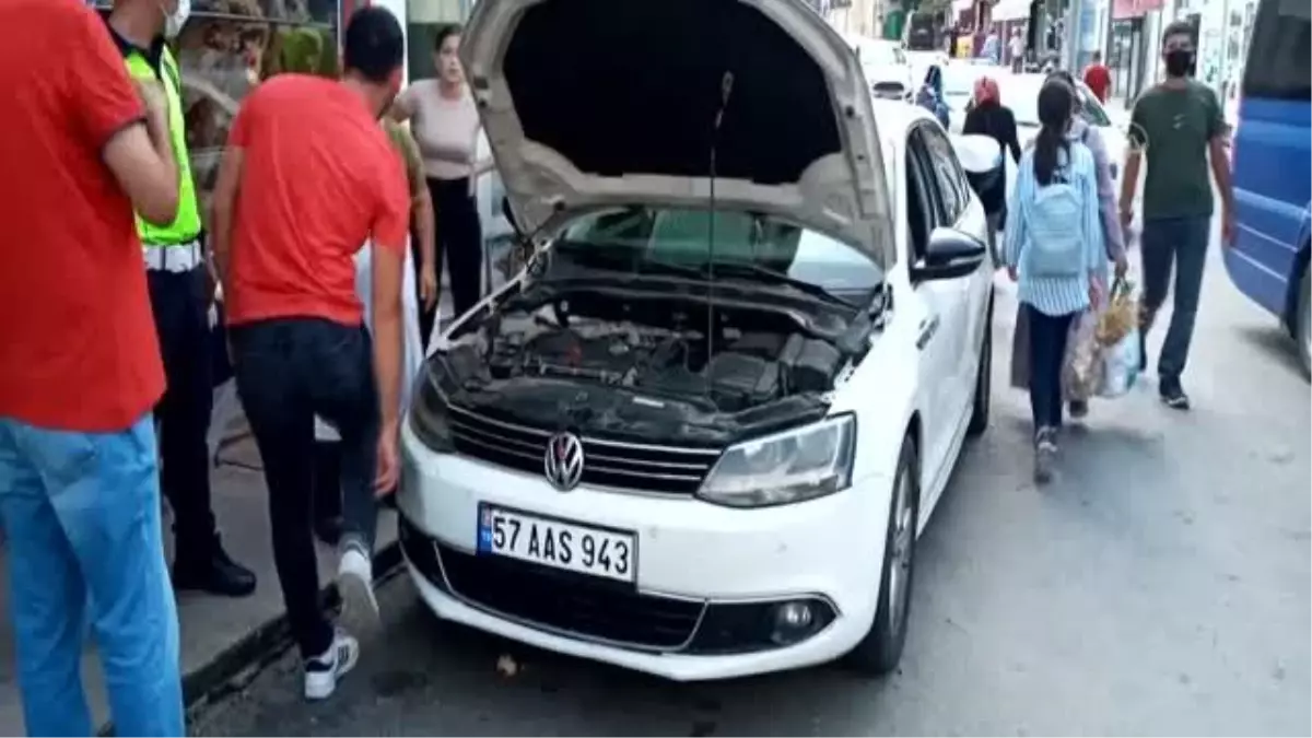 Sahibinin elindeki taşıma çantasından kaçan kediyi yakalama çabaları filmleri aratmadı