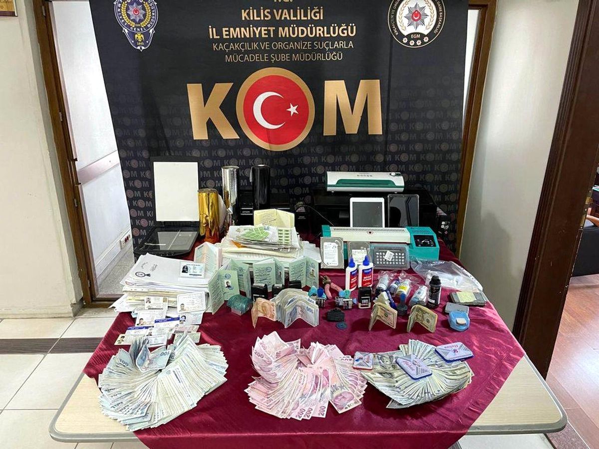 Sahtekarlara polis baskını