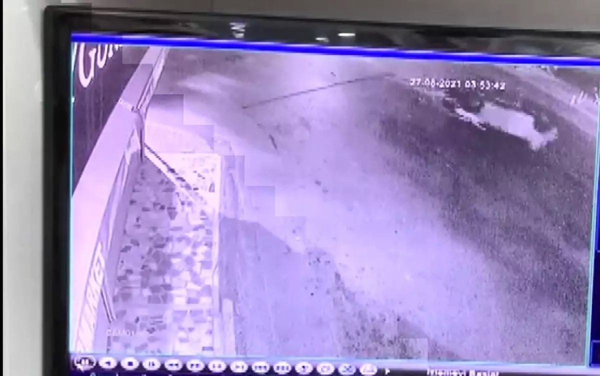 Sancaktepe\'de takla atan otomobilin 50 metre sürüklendiği anlar kamerada