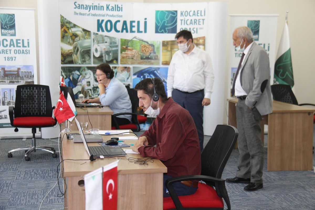 Seferihisar Belediyesi Yaz Spor Okulu 12 branş ile devam ediyor