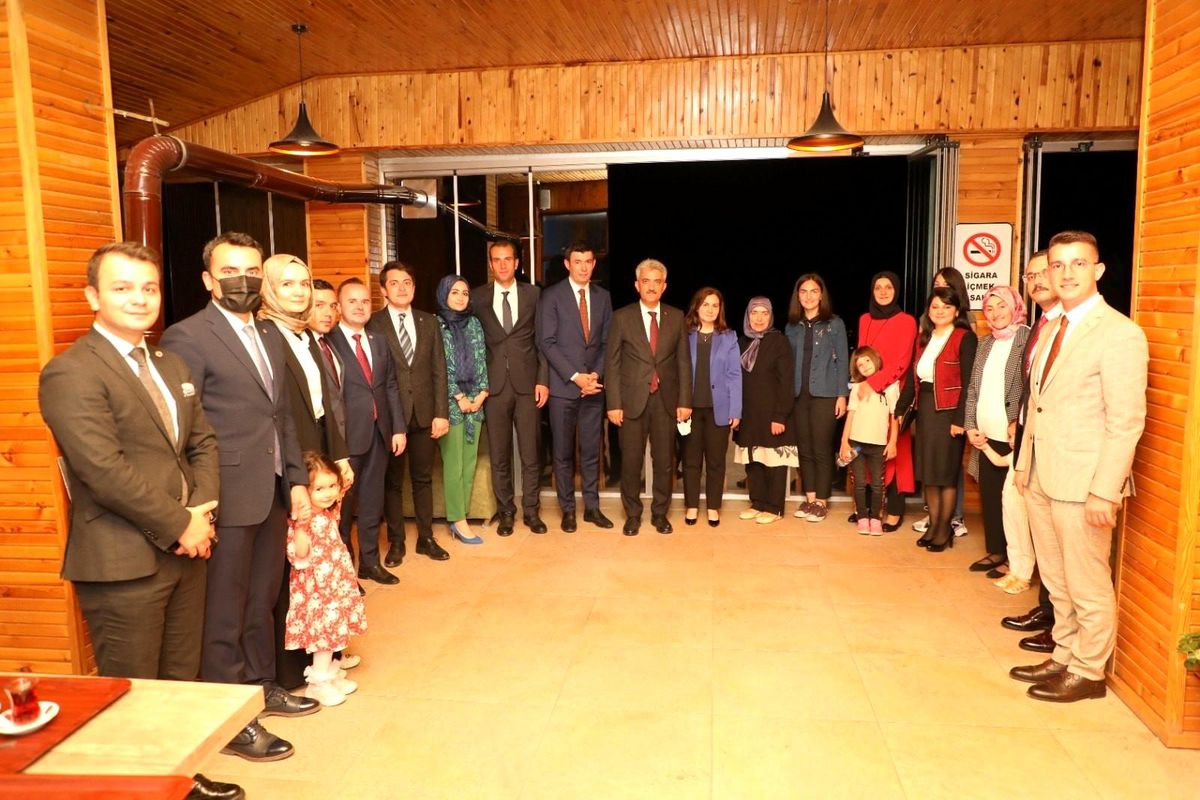Tayini çıkan kaymakamlara veda yemeği
