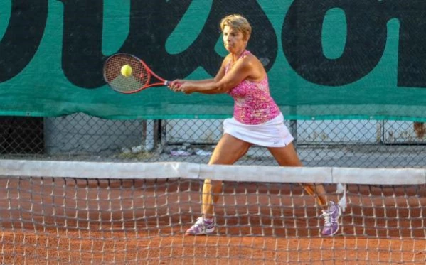 Süper Senyör Dünya Tenis Şampiyonası'nda ülkemizi 67 yaşındaki Tülay Mungan temsil edecek