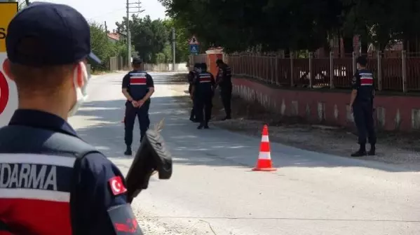 Afganistanlı göçmenler, 'Yunanistan sınır kapılarını açtı' söylentisi üzerine Edirne'ye akın etti