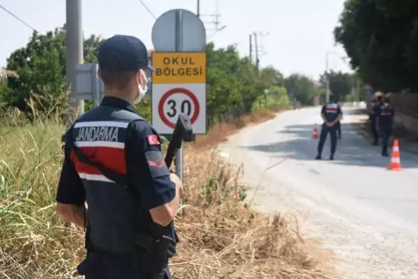 Afganistanlı göçmenler, 'Yunanistan sınır kapılarını açtı' söylentisi üzerine Edirne'ye akın etti