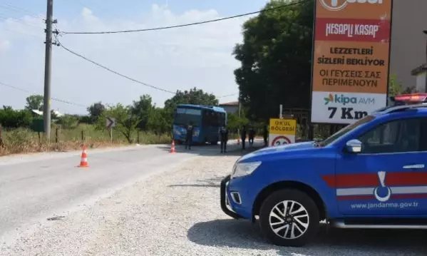 Afganistanlı göçmenler, 'Yunanistan sınır kapılarını açtı' söylentisi üzerine Edirne'ye akın etti