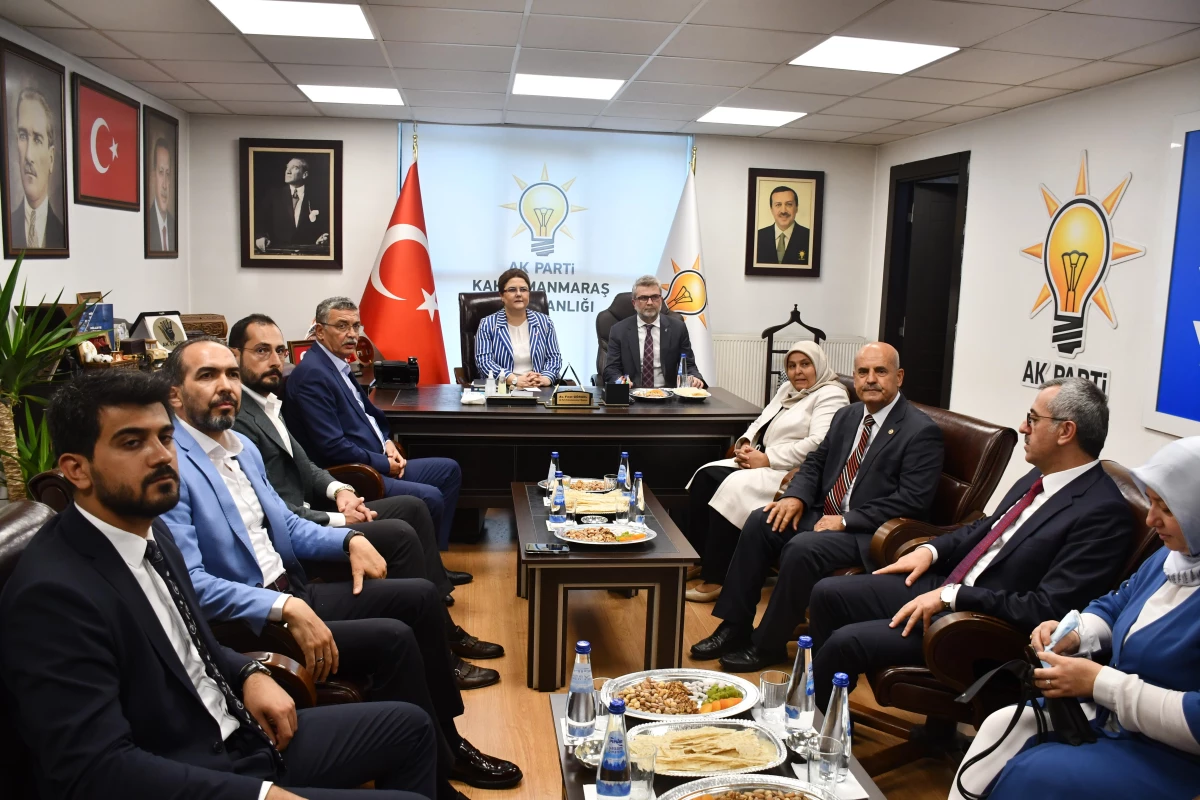 Aile ve Sosyal Hizmetler Bakanı Derya Yanık, AK Parti Kahramanmaraş İl Başkanlığını ziyaret etti Açıklaması