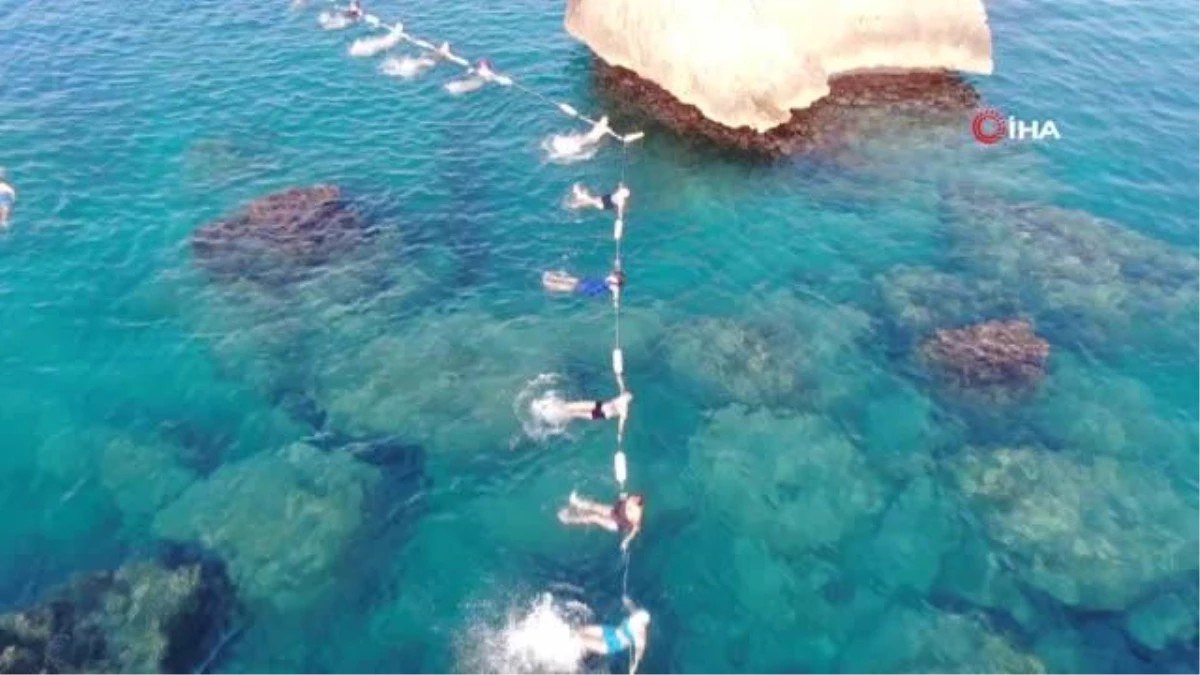 Antalyalı kadınlar su jimnastiğiyle forma giriyor
