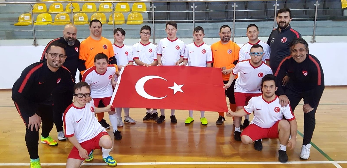 Down Sendromlu Futbol Milli takım kampı Kayseri\'de