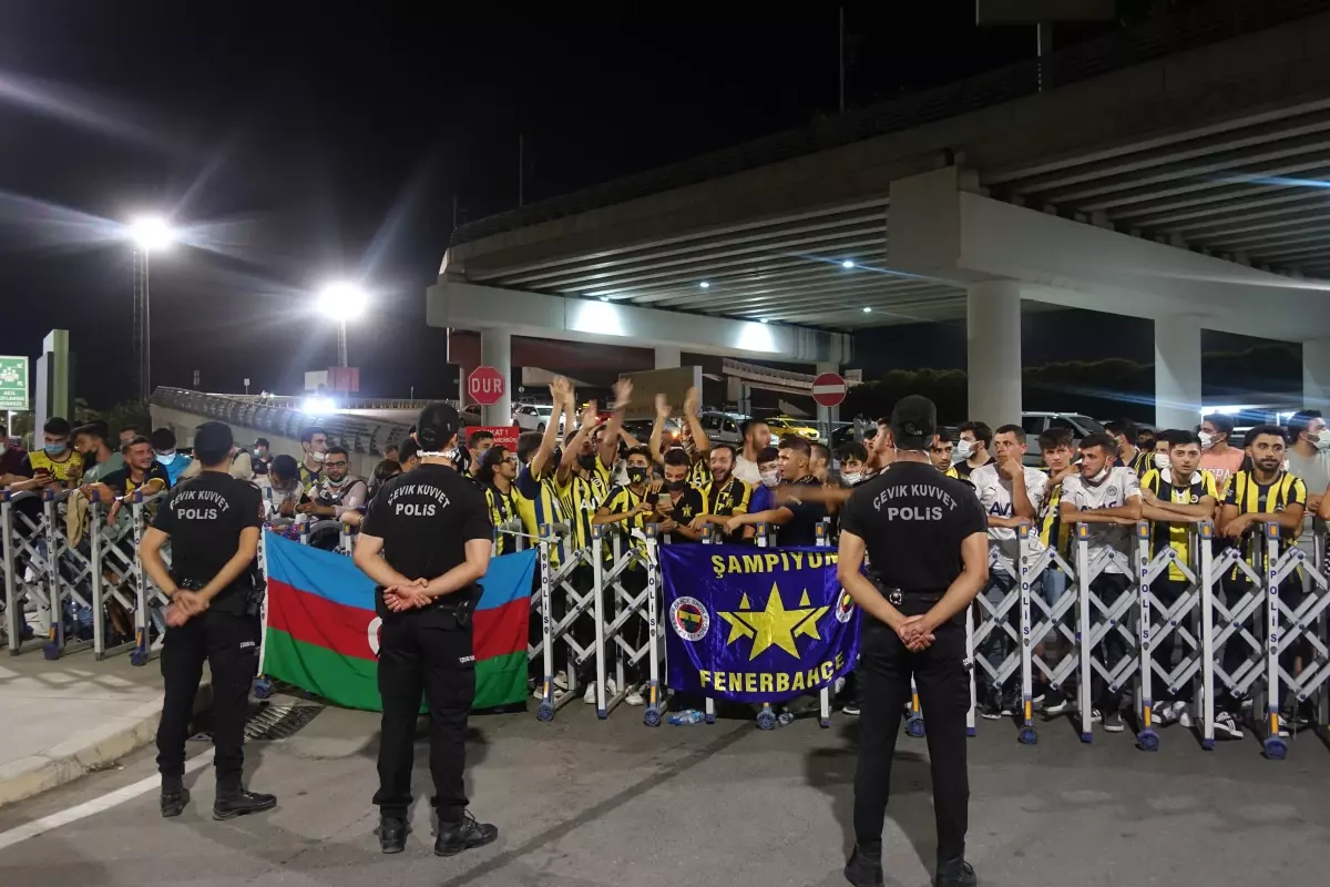 Fenerbahçe, Altay mücadelesi için İzmir\'e geldi