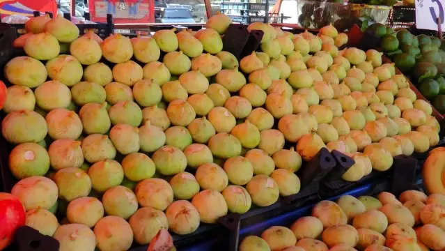 İncirin fiyatı dudak uçuklattı! 20 liradan satılıyor İncirin fiyatı dudak uçuklattı! 20 liradan satılıyor