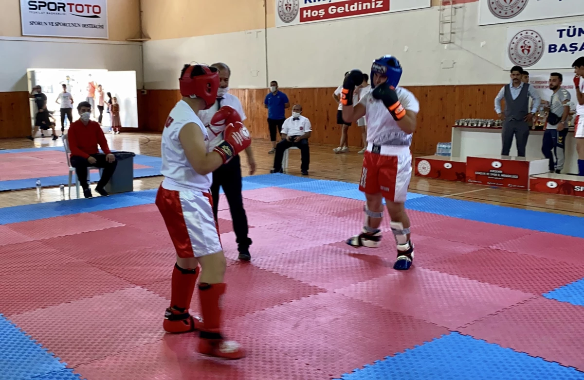 Kırşehir\'de düzenlenen Kick Boks Zafer Turnuvası başladı