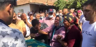 Son dakika haberi... Manisa'daki trafik kazasında ölen 4 kişi toprağa verildi