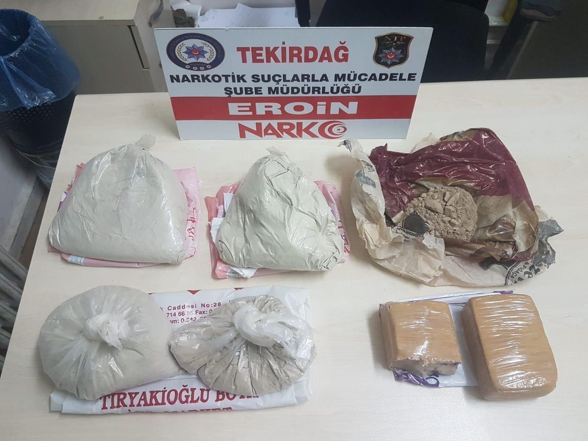 Tekirdağ\'da 4 kilogram eroin ile 11 ruhsatsız silah ele geçirildi