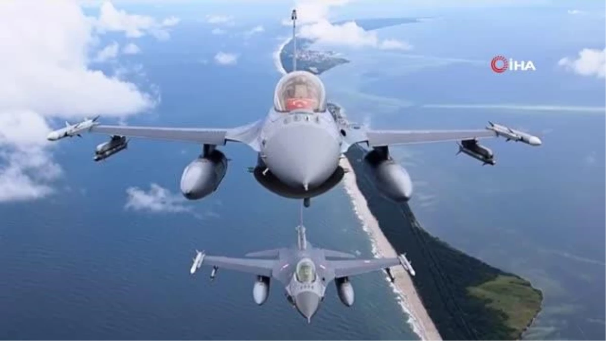 Türk F-16\'ları Polonya semalarında
