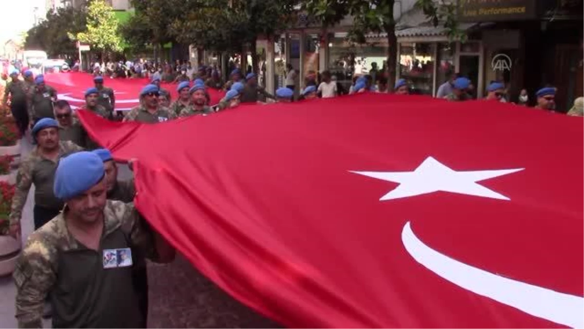 Son Dakika | BALIKESİR - Asker arkadaşlarının kurduğu "Gökyüzü Kartalları Grubu", şehitler için yürüdü