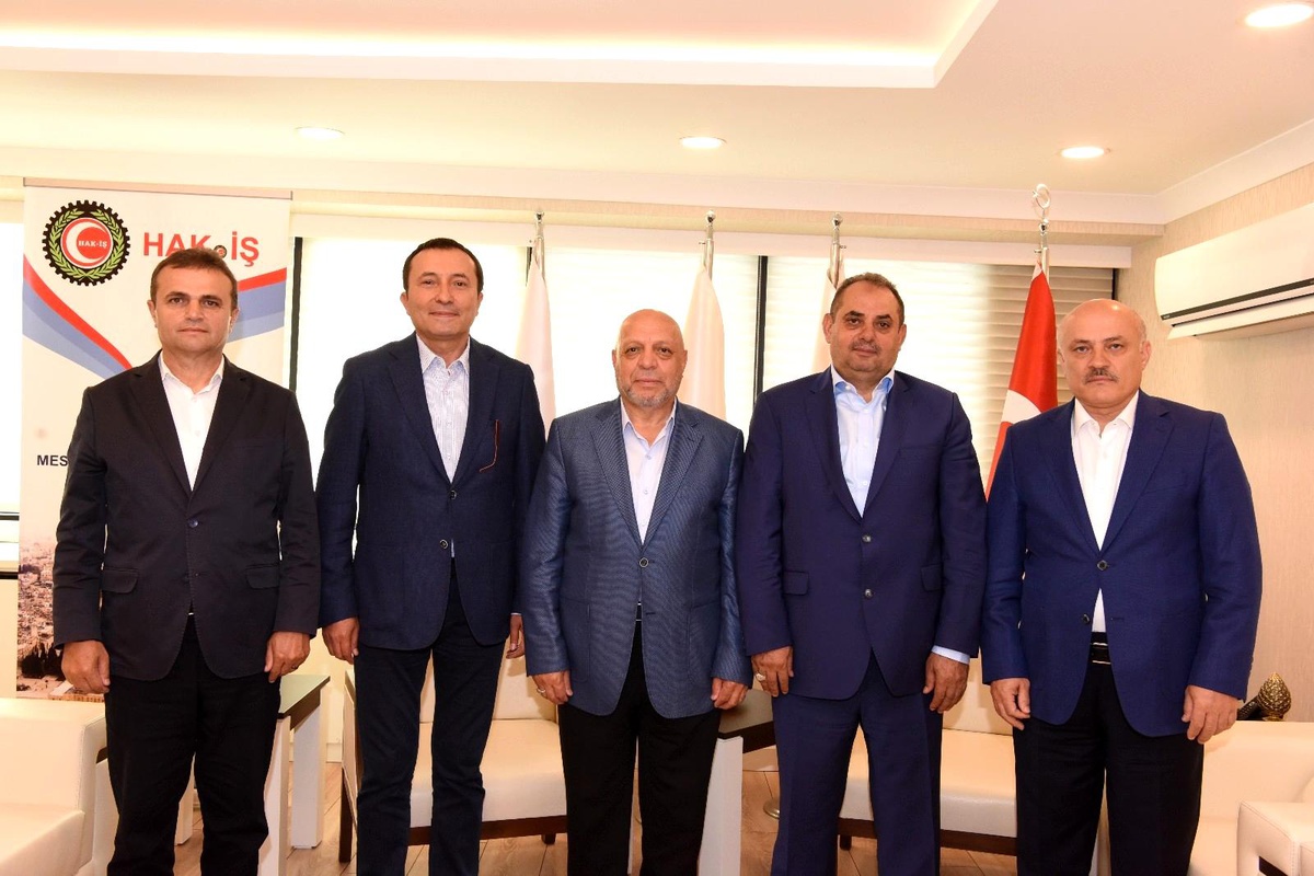 HAK-İŞ: "Bu büyük zafer, tarihe gömülmek istenen bir milletin küllerinden doğuşunun göstergesidir"