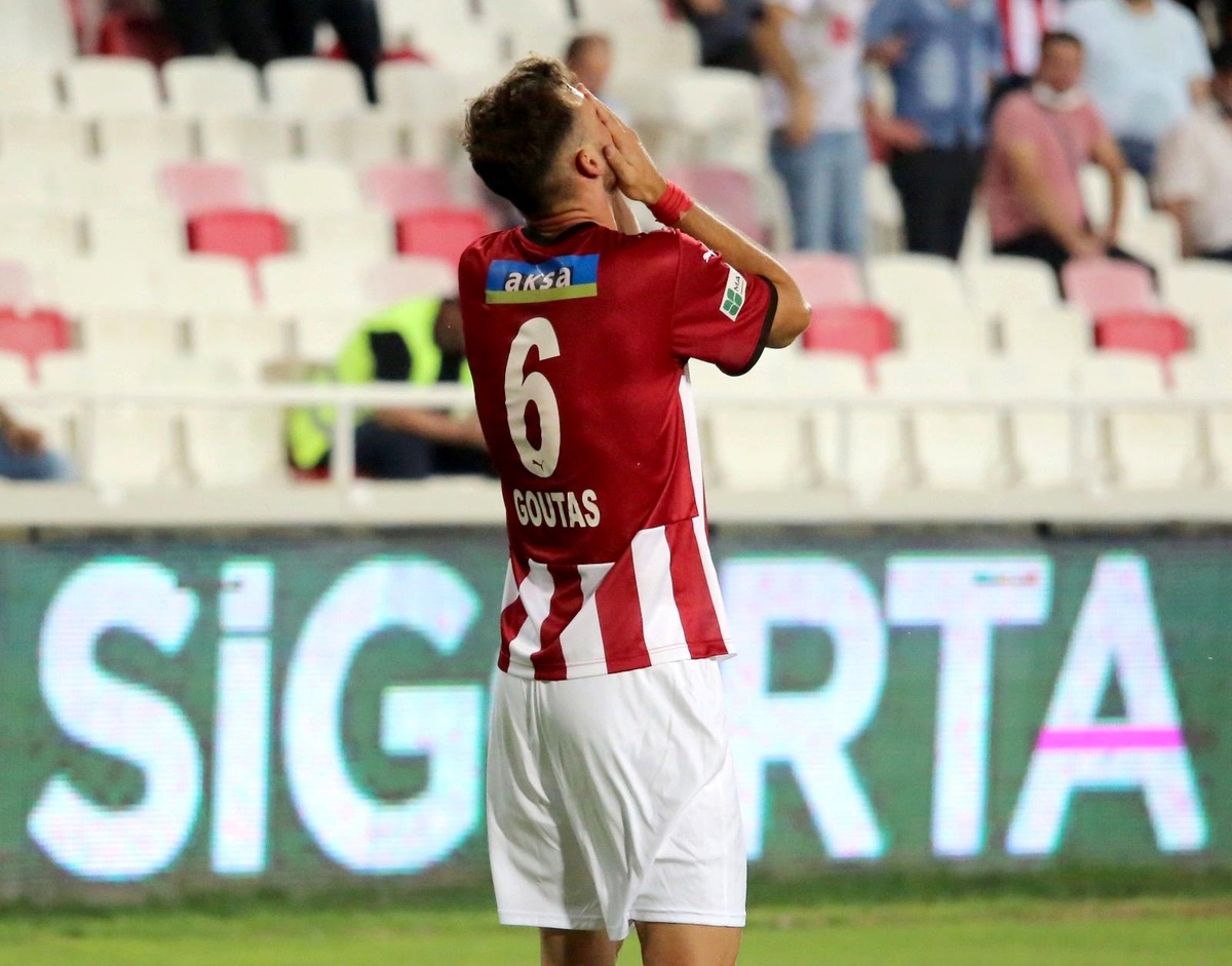 Sivasspor\'da Dimitris Goutas golü attı, ağladı!