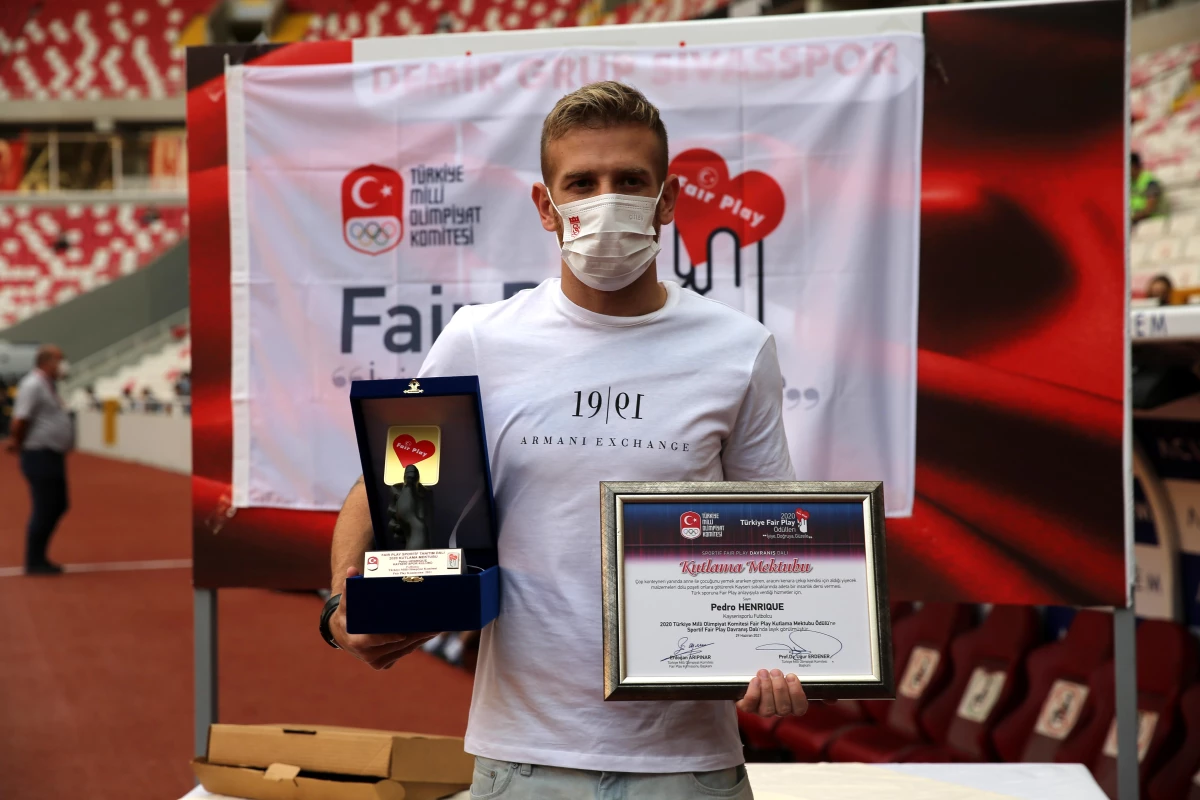 Sivassporlu Pedro Henrique\'ye Fair Play ödülü