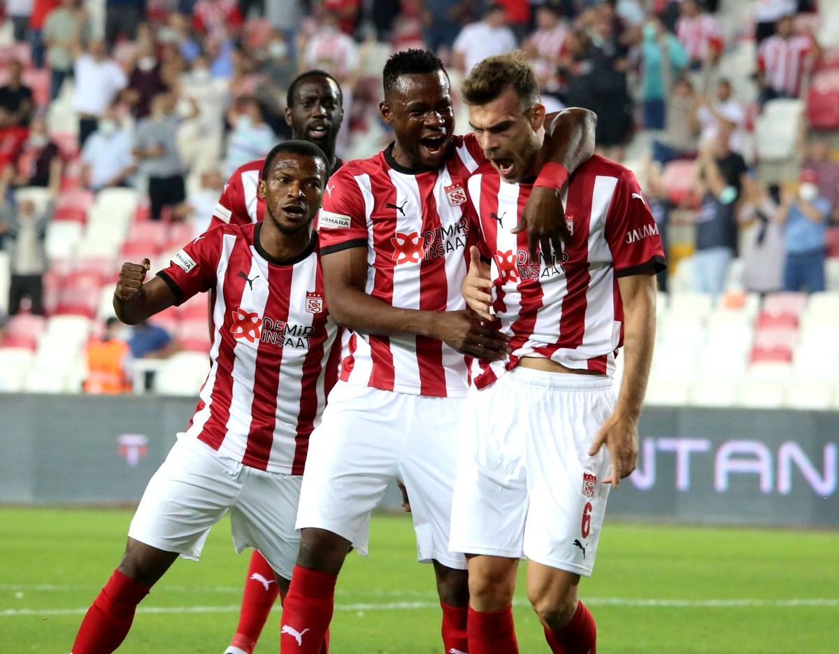 Süper Lig: Sivasspor: 1 Göztepe: 0 (Maç devam ediyor)